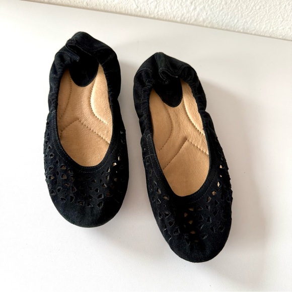 Earth Breeze Women’s Slip on Black Suede Ballet Flats SZ 7B - Picture 7 of 12